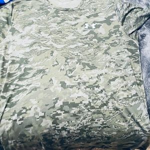 Mens under armor shirt